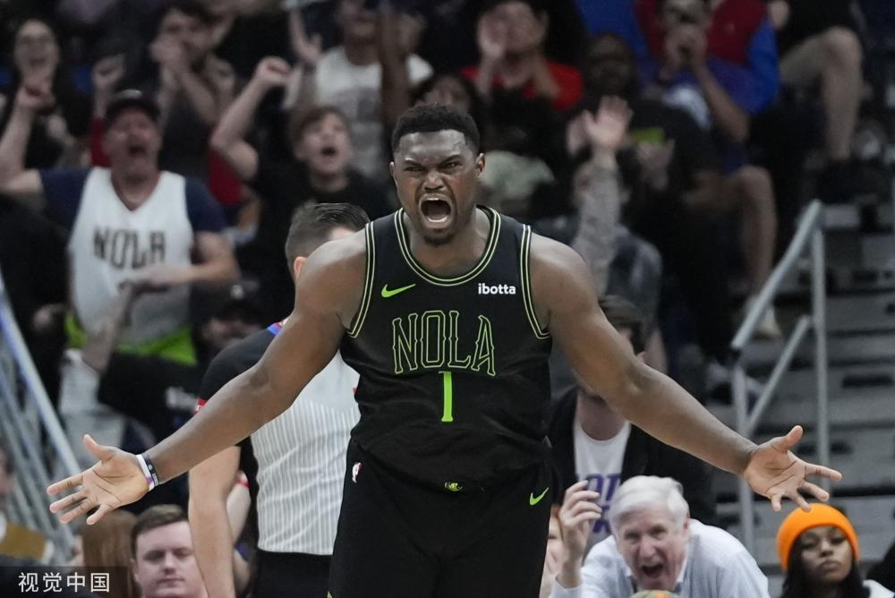 凭借一系列 凭借一系列