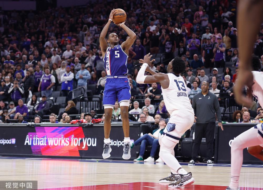 他前往欧洲 他前往欧洲